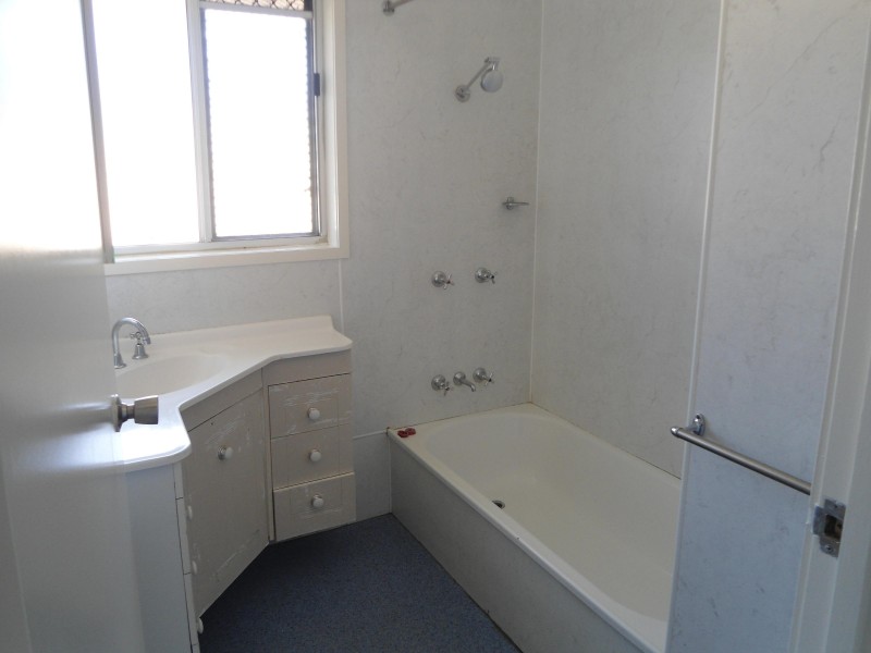 29 Central Ave, Thabeban QLD 4670