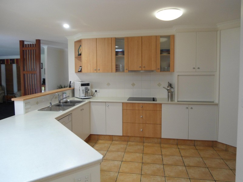 Avenell Heights QLD 4670