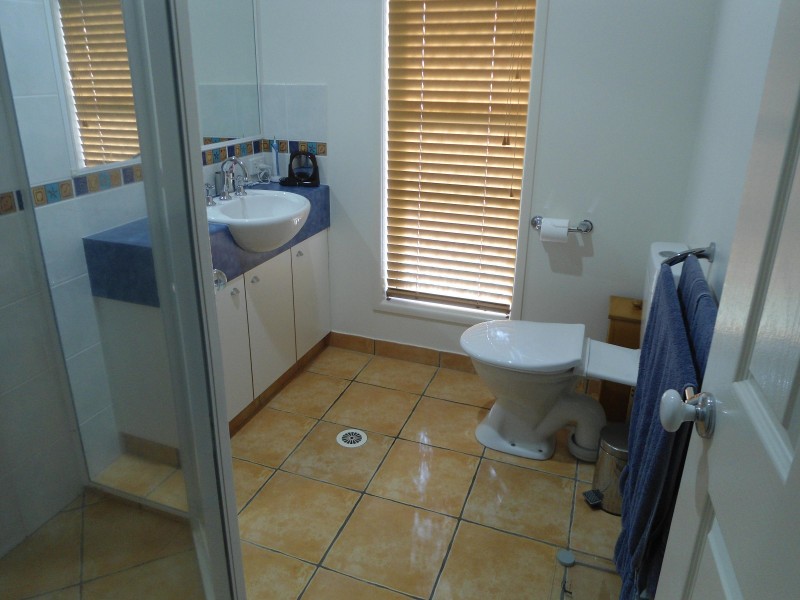 Avenell Heights QLD 4670