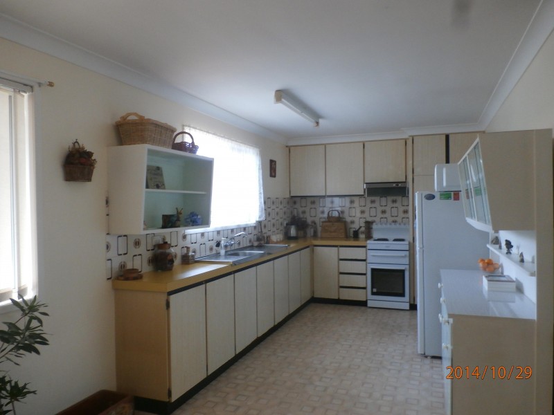 6 Marshall St, Avenell Heights QLD 4670