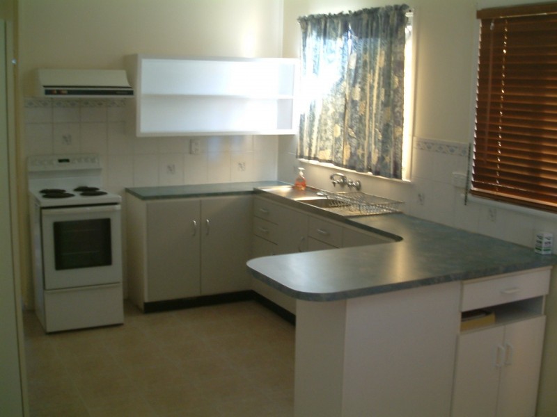 33 Dunn Road, Avenell Heights QLD 4670