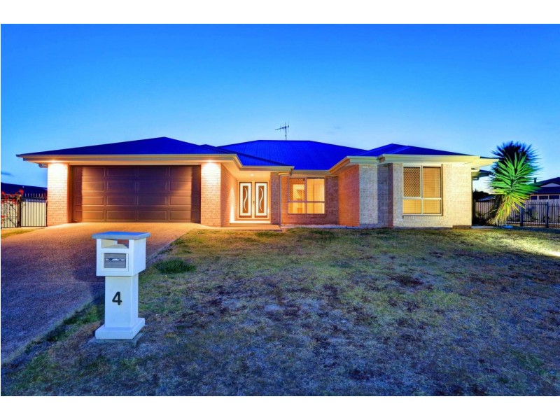 4 Davin Place, Coral Cove QLD 4670