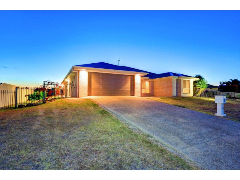 4 Davin Place, Coral Cove QLD 4670