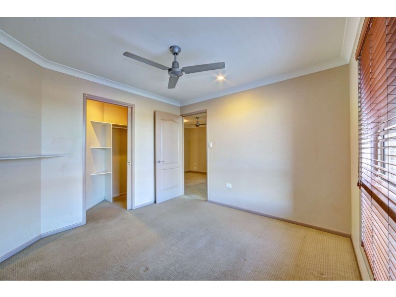 4 Davin Place, Coral Cove QLD 4670