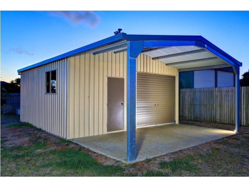4 Davin Place, Coral Cove QLD 4670