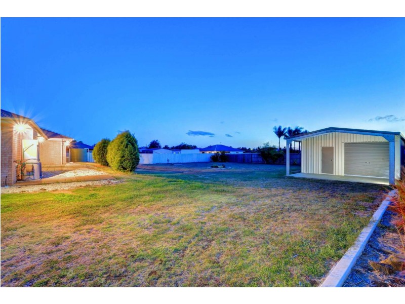 4 Davin Place, Coral Cove QLD 4670