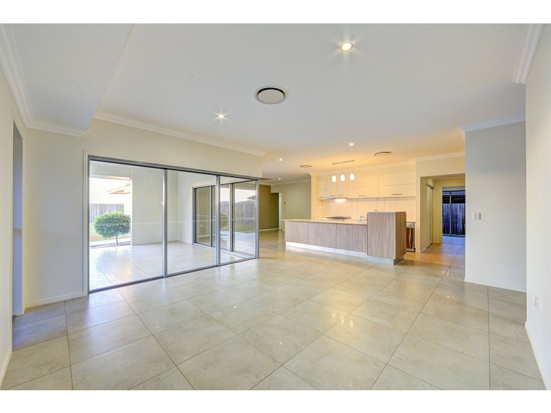 7 Longview Street, Ashfield QLD 4670