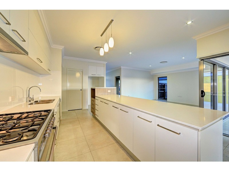 7 Longview Street, Ashfield QLD 4670