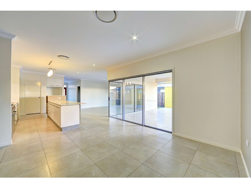 7 Longview Street, Ashfield QLD 4670