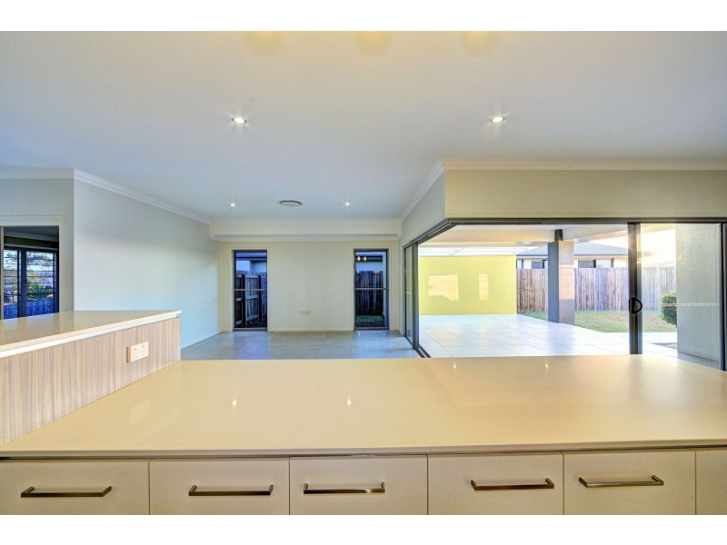 7 Longview Street, Ashfield QLD 4670