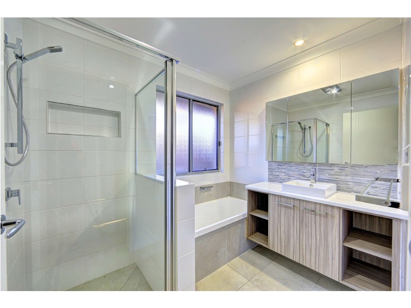 7 Longview Street, Ashfield QLD 4670