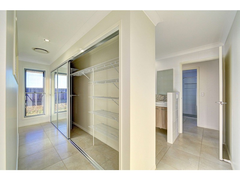 7 Longview Street, Ashfield QLD 4670