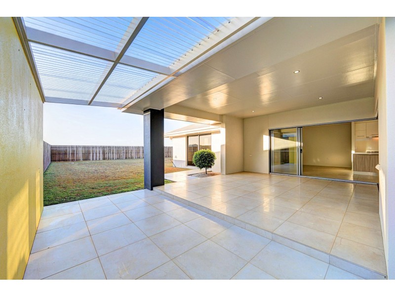 7 Longview Street, Ashfield QLD 4670