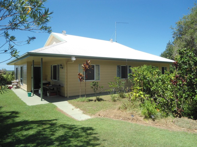 Moore Park Beach QLD 4670