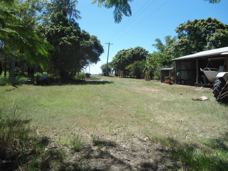 Moore Park Beach QLD 4670