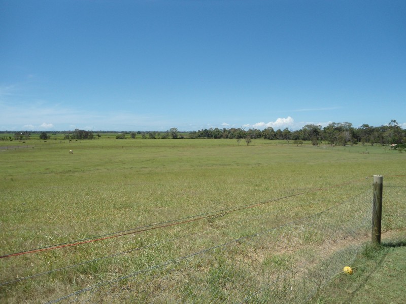 Moore Park Beach QLD 4670