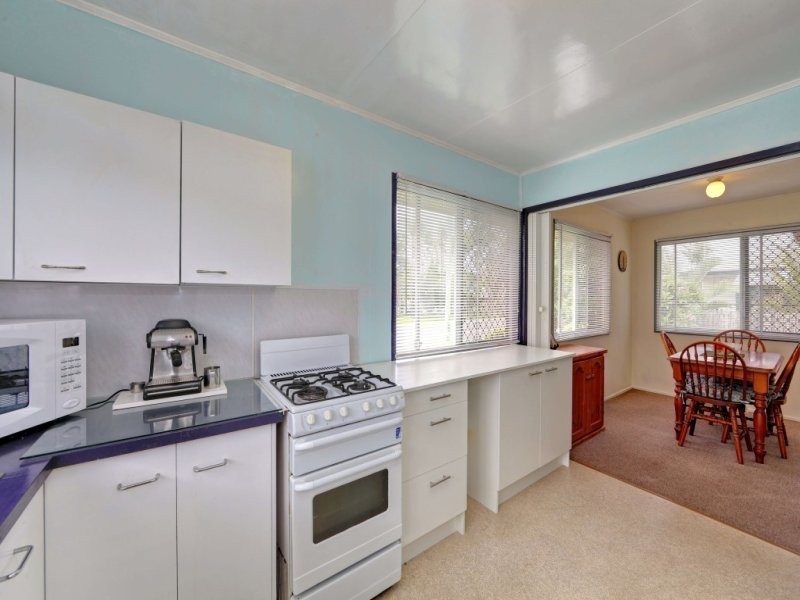 Avenell Heights QLD 4670