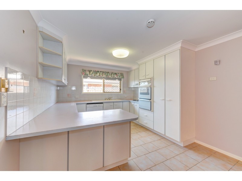 Avenell Heights QLD 4670