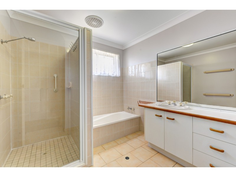 Avenell Heights QLD 4670