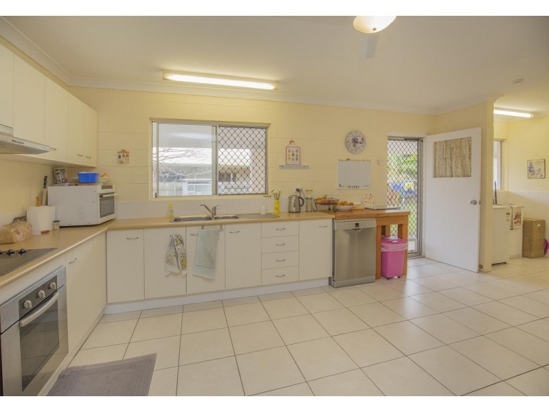 38 Woodward Rd, Kensington QLD 4670