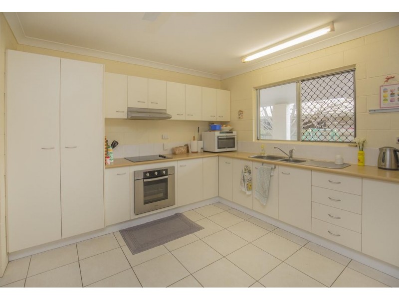38 Woodward Rd, Kensington QLD 4670