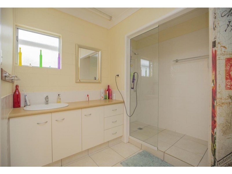 38 Woodward Rd, Kensington QLD 4670