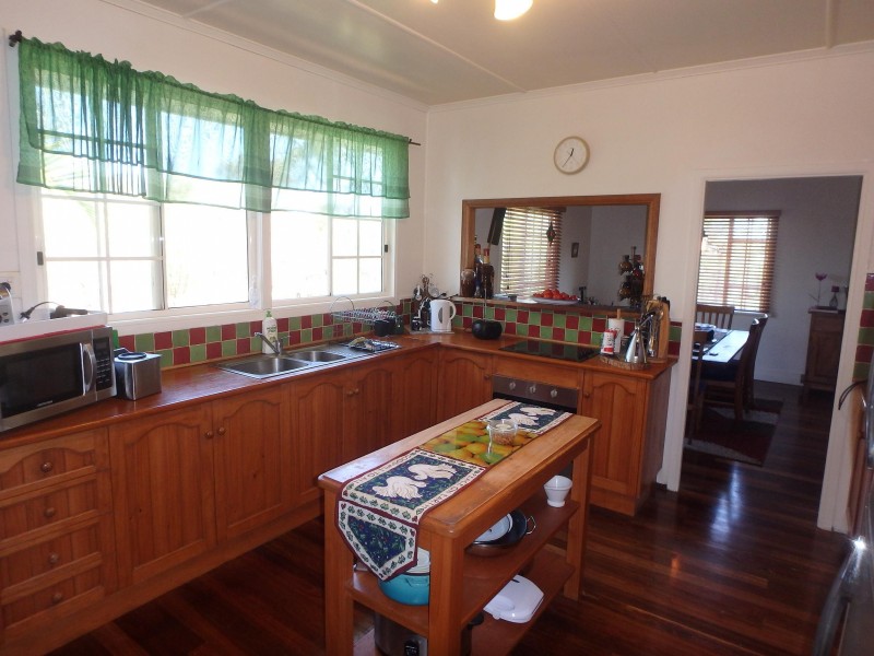 9 Bartholdt Dr, Branyan QLD 4670