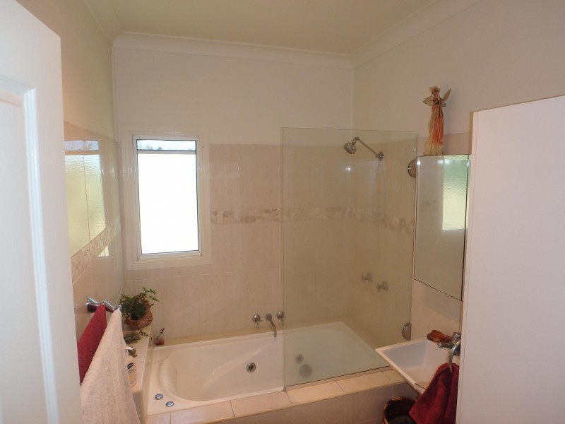 9 Bartholdt Dr, Branyan QLD 4670