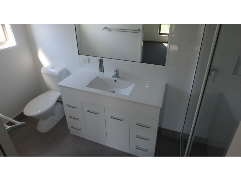 4 Faithful Crescent, Avenell Heights QLD 4670