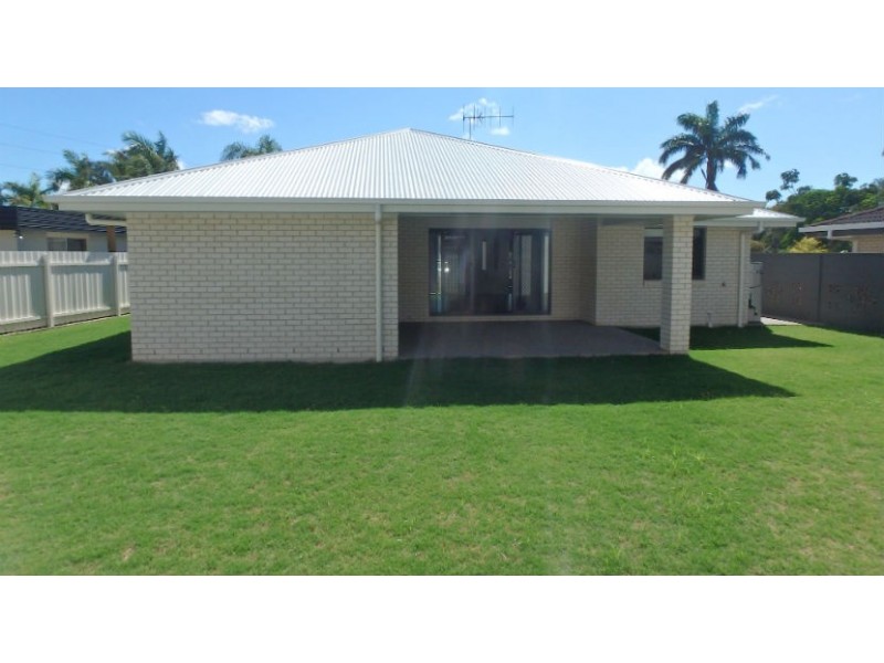 4 Faithful Crescent, Avenell Heights QLD 4670