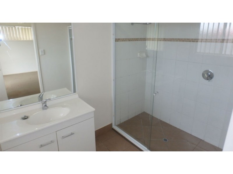 10 Halloran Court, Thabeban QLD 4670