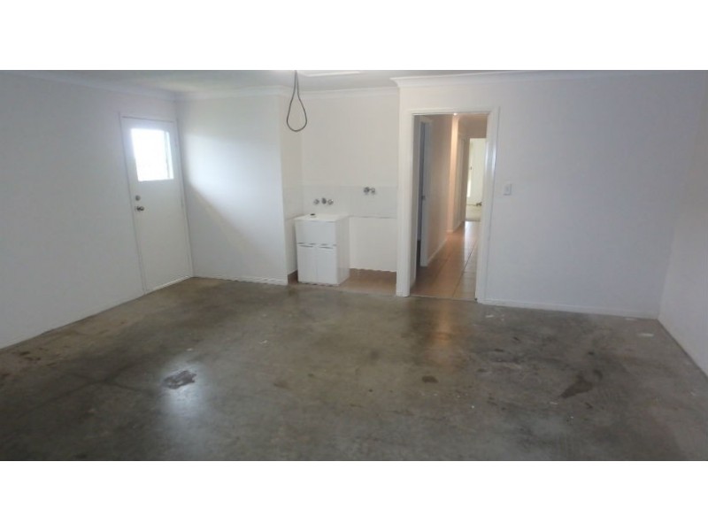 10 Halloran Court, Thabeban QLD 4670