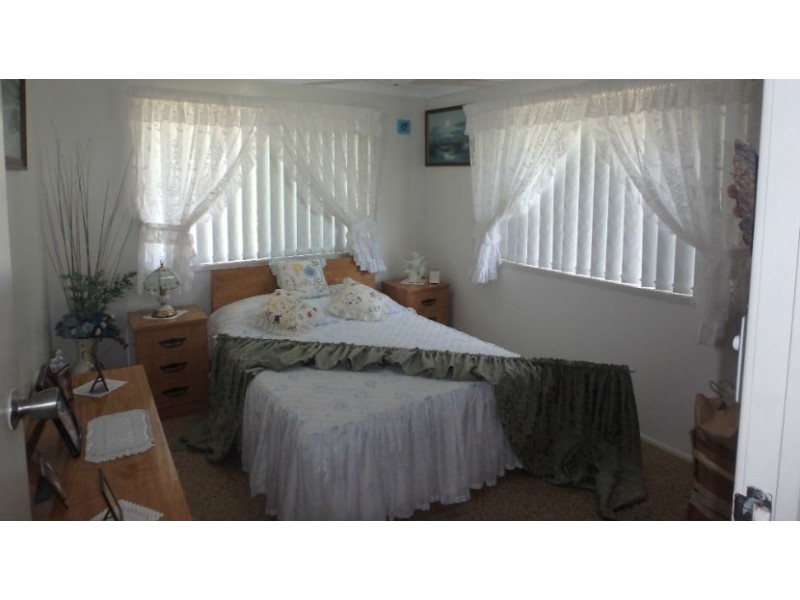 34 Lovejoy St, Avenell Heights QLD 4670