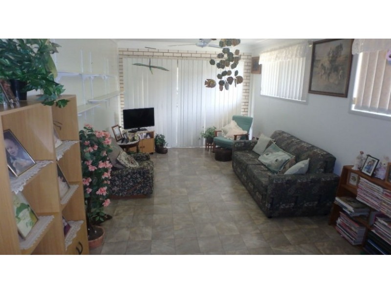34 Lovejoy St, Avenell Heights QLD 4670