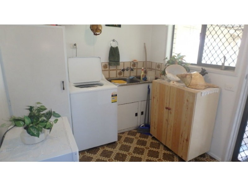 34 Lovejoy St, Avenell Heights QLD 4670