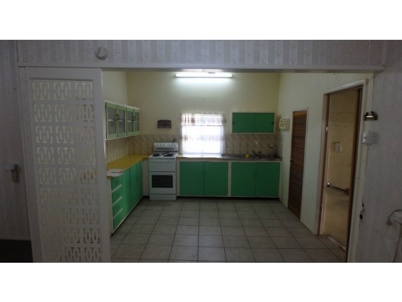 2 Wyllie St, Kepnock QLD 4670