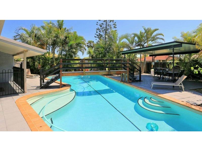 2 Elworthy St, Bargara QLD 4670