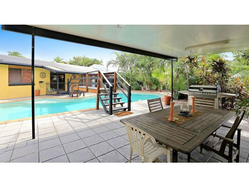 2 Elworthy St, Bargara QLD 4670