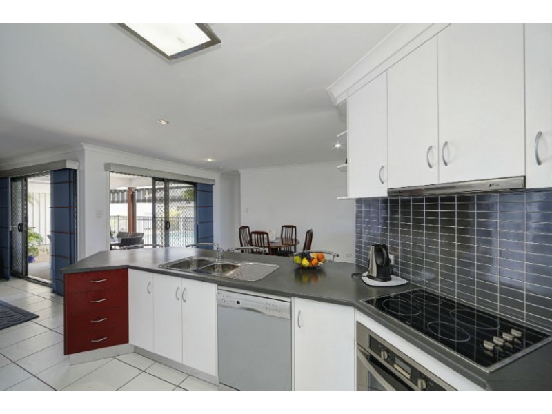 1 Blundell Ct, Kalkie QLD 4670