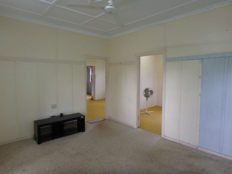 8 Windermere St, Walkervale QLD 4670