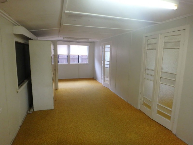 8 Windermere St, Walkervale QLD 4670