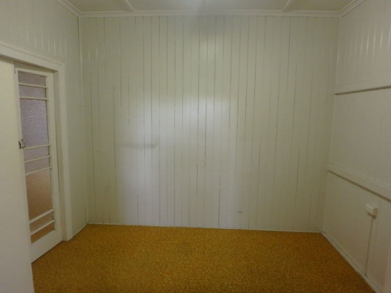 8 Windermere St, Walkervale QLD 4670