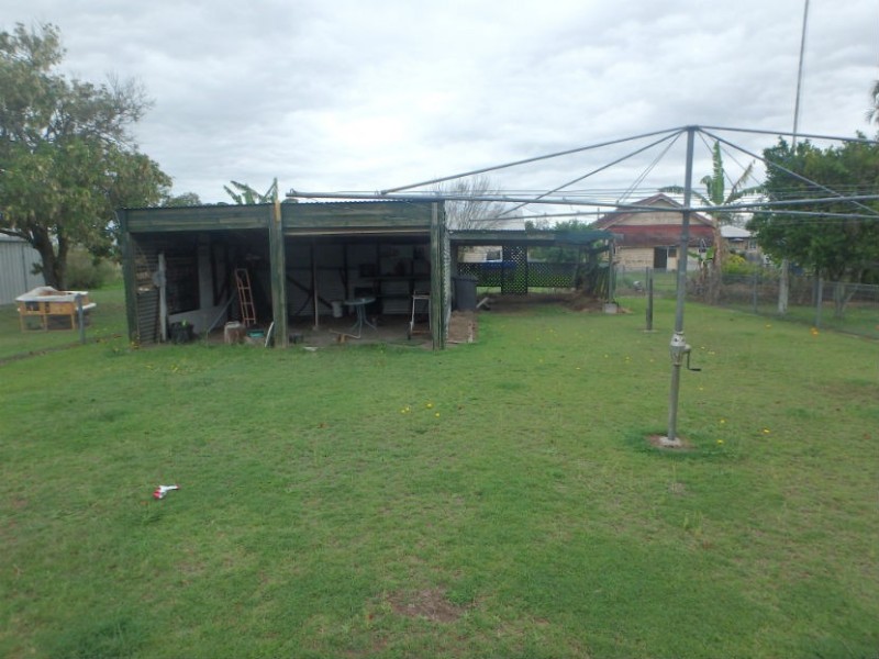 8 Windermere St, Walkervale QLD 4670