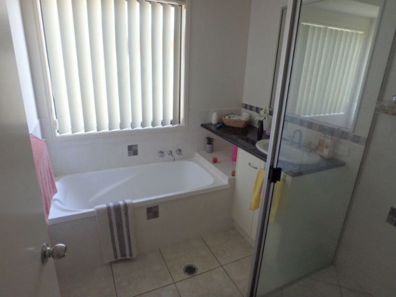 58 Clearview Ave, Thabeban QLD 4670