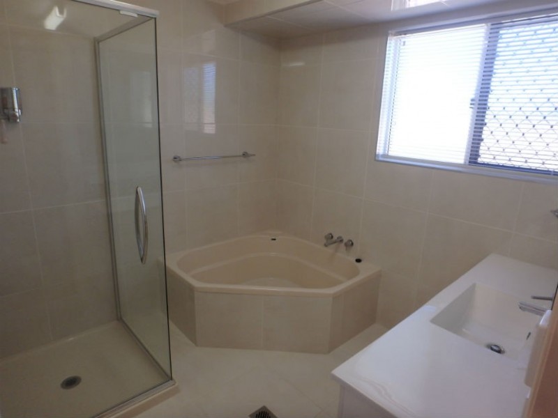 4 Keast Ct, Kepnock QLD 4670