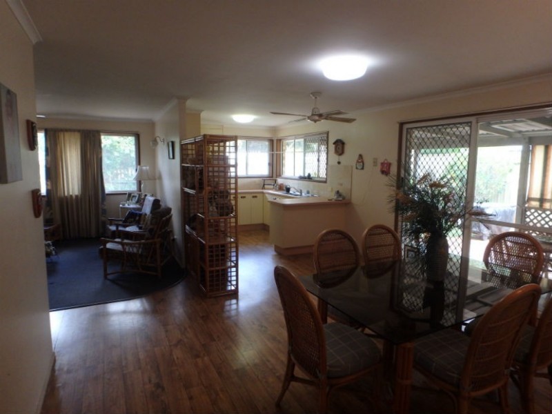 24 East West Ave, Avoca QLD 4670