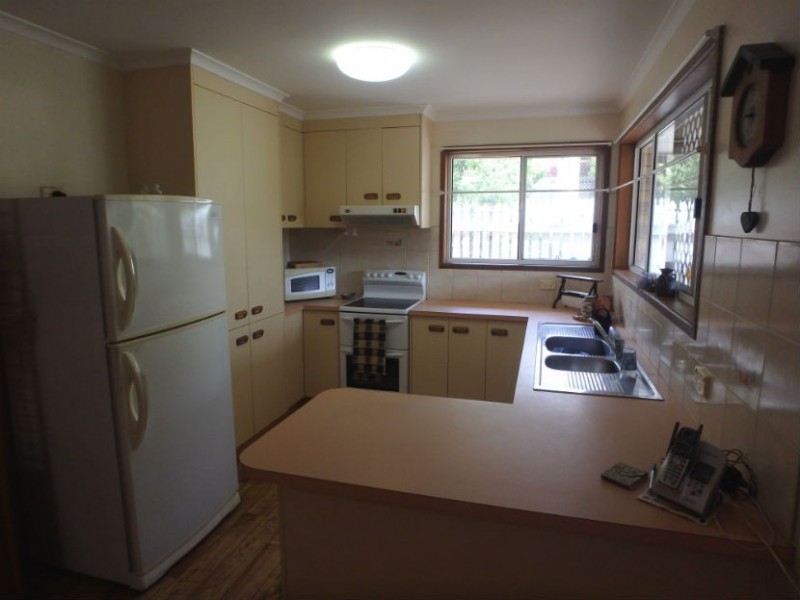 24 East West Ave, Avoca QLD 4670