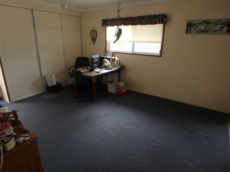 24 East West Ave, Avoca QLD 4670