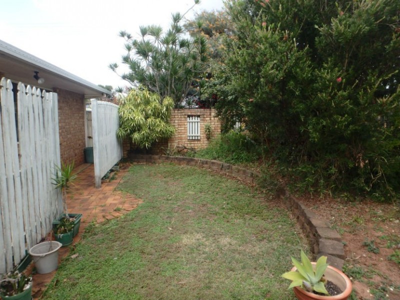 24 East West Ave, Avoca QLD 4670