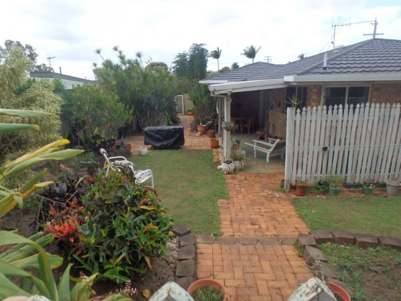 24 East West Ave, Avoca QLD 4670